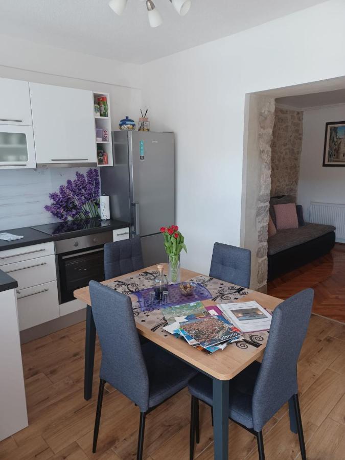 Apartment Karla Snb Lozovac Exteriör bild