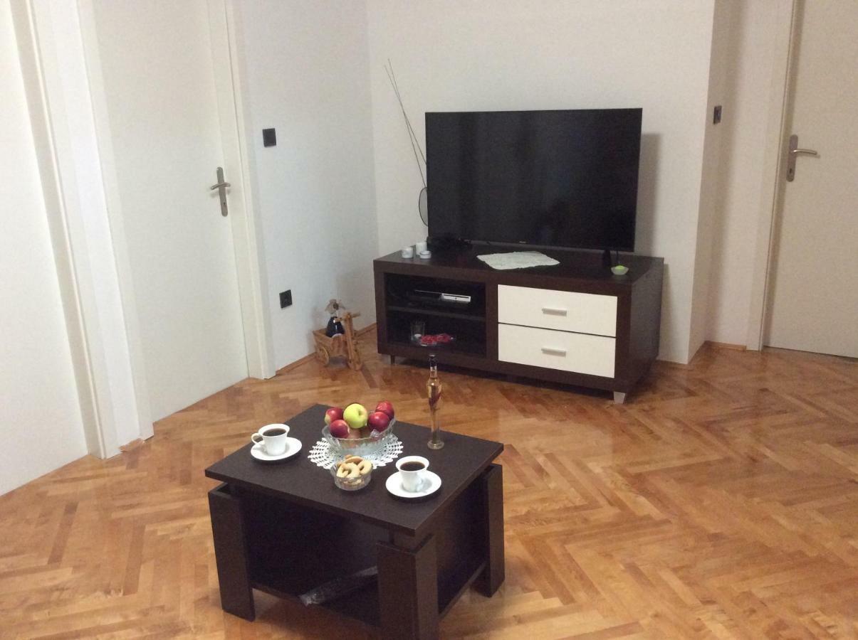 Apartment Karla Snb Lozovac Exteriör bild