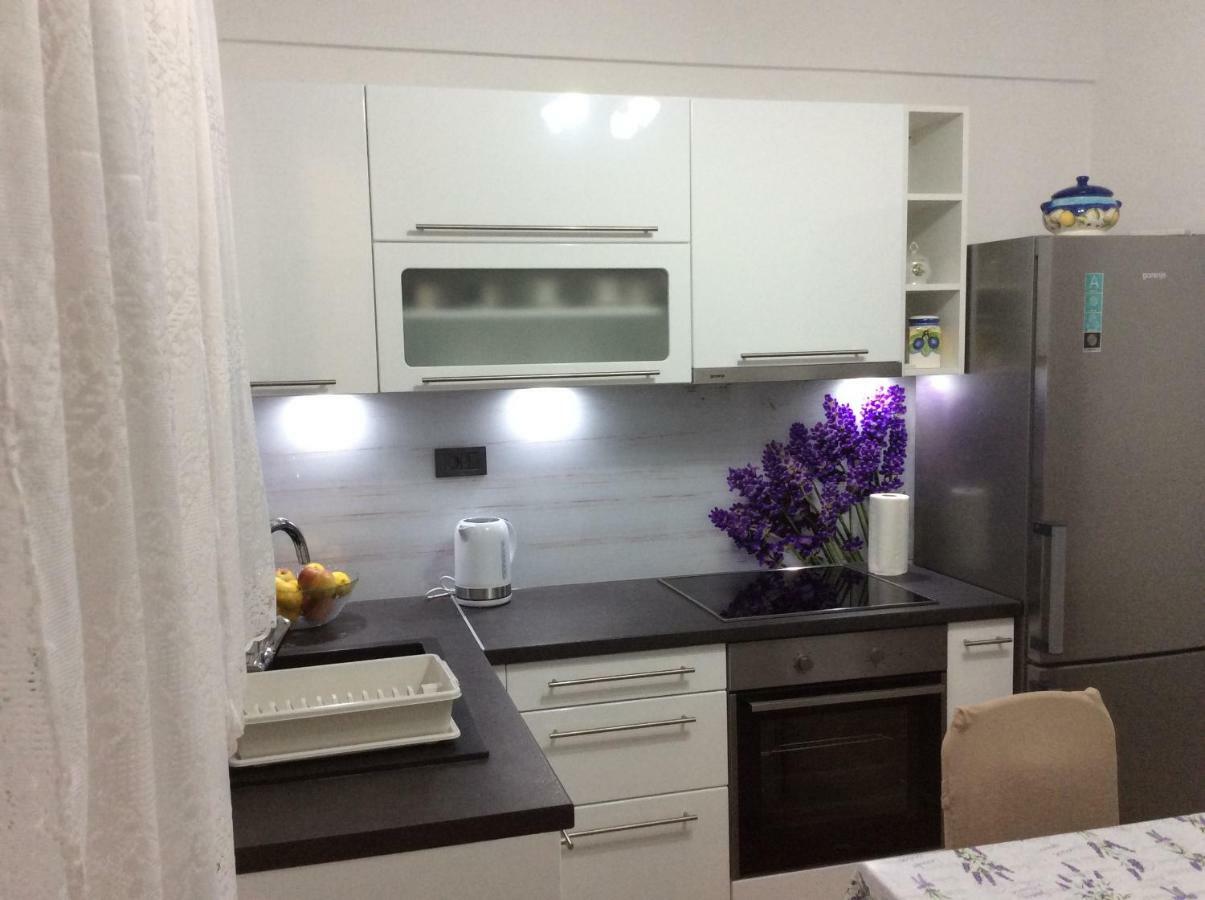 Apartment Karla Snb Lozovac Exteriör bild