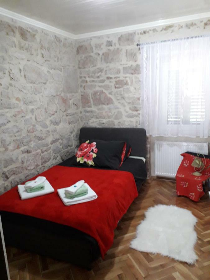Apartment Karla Snb Lozovac Exteriör bild
